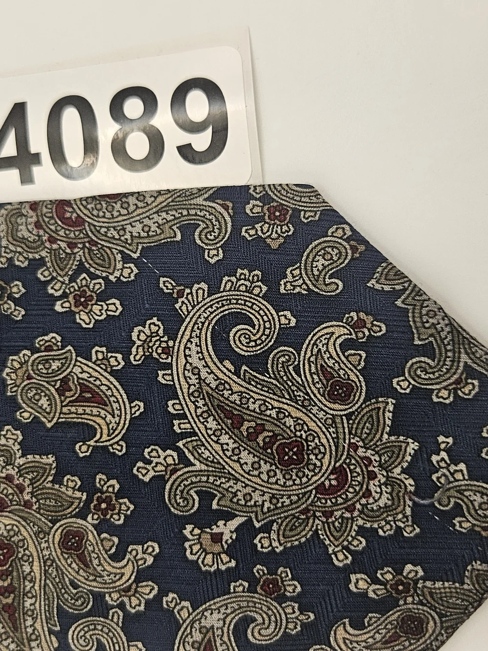 Classic Paisley Silk Tie Navy with Beige & Burgundy Accents Poleyster Mens #4089
